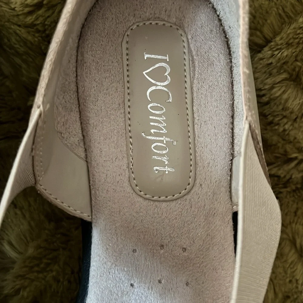 NWOT I ❤️ Comfort women’s  sandals - Picture 2 of 9